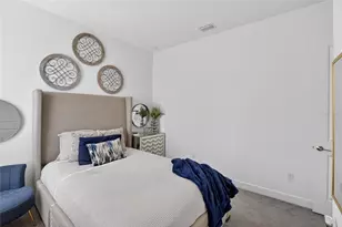 10807 Wicker Park Pl, Palmetto, FL 34221 - Photo 15