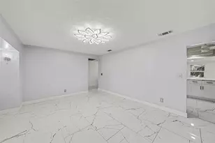 2910 W Burke St, Tampa, FL 33614 - Photo 5