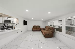 2910 W Burke St, Tampa, FL 33614 - Photo 7