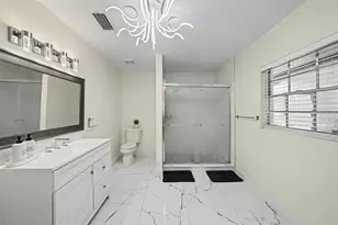 2910 W Burke St, Tampa, FL 33614 - Photo 21