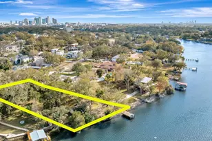 3306 N Perry Ave, Tampa, FL 33603 - Photo 1