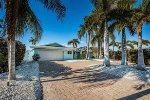 2910 Alton Dr, Saint Pete Beach, FL 33706 - Photo 5