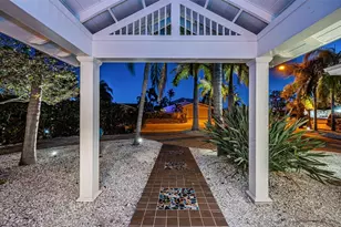 2910 Alton Dr, Saint Pete Beach, FL 33706 - Photo 13