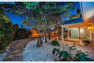 2910 Alton Drive, Saint Pete Beach, FL 33706 - Photo 11