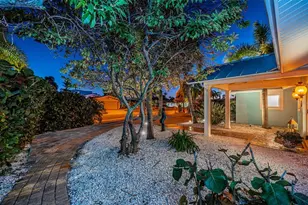 2910 Alton Dr, Saint Pete Beach, FL 33706 - Photo 11