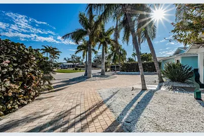 2910 Alton Drive, Saint Pete Beach, FL 33706 - Photo 89