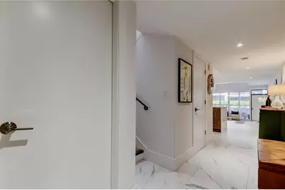 301 2nd Street N #10, Saint Petersburg, FL 33701 - Photo 37