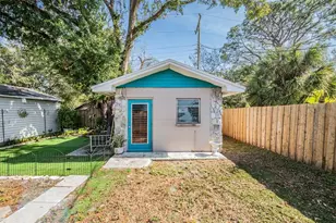 4907 N Mendenhall Dr, Tampa, FL 33603 - Photo 23