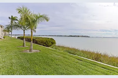 5668 Escondida Boulevard S, Saint Petersburg, FL 33715 - Photo 25