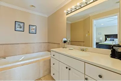 5668 Escondida Boulevard S, Saint Petersburg, FL 33715 - Photo 19