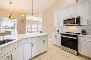 613 SE 4th Pl, Cape Coral, FL 33990 - Photo 17