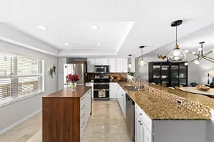 1117 Pinellas Bayway S, Saint Petersburg, FL 33715 - Photo 9