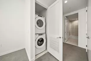 400 Central Ave, Saint Petersburg, FL 33701 - Photo 25