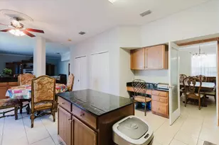 2717 Avon River Dr, Valrico, FL 33596 - Photo 35