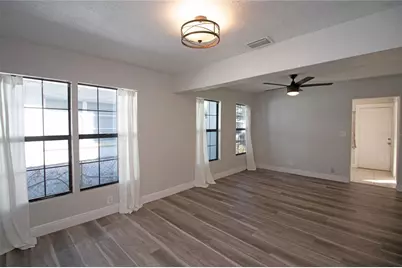 2425 Auburn Street S, Saint Petersburg, FL 33712 - Photo 9