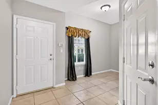 9739 Meadow Field Cir, Tampa, FL 33626 - Photo 5