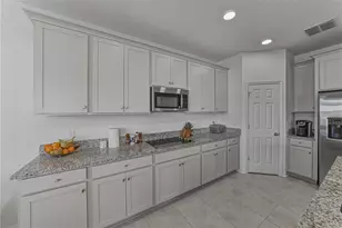 9506 Crescent Ray Dr, Wesley Chapel, FL 33545 - Photo 11