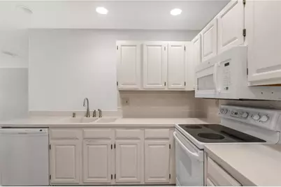 601 Arbor Lake Lane #601, Tampa, FL 33602 - Photo 13