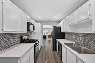 5705 80th St N, Saint Petersburg, FL 33709 - Photo 7