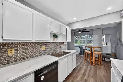 5705 80th Street N #105, Saint Petersburg, FL 33709 - Photo 9