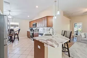 6838 Shimmering Dr, Lakeland, FL 33813 - Photo 9