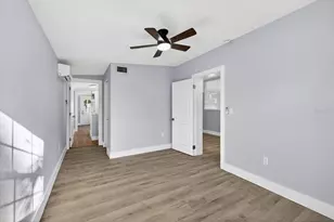 9015 Bay St NE, Saint Petersburg, FL 33702 - Photo 11