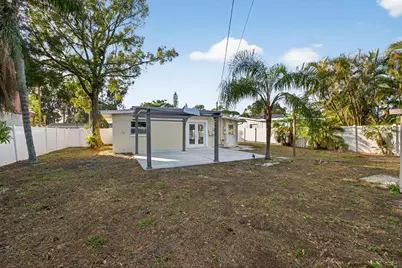 9015 Bay Street NE, Saint Petersburg, FL 33702 - Photo 29