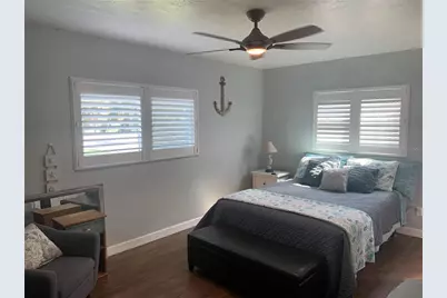 1329 Royal Palm Drive S, Saint Petersburg, FL 33707 - Photo 7