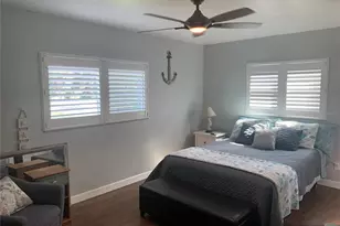 1329 Royal Palm Dr S, Saint Petersburg, FL 33707 - Photo 7