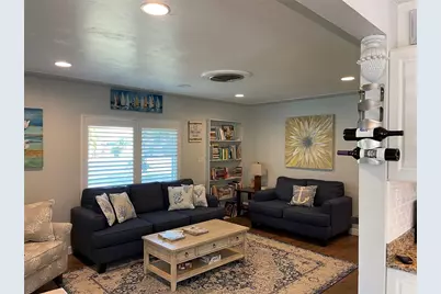 1329 Royal Palm Drive S, Saint Petersburg, FL 33707 - Photo 3