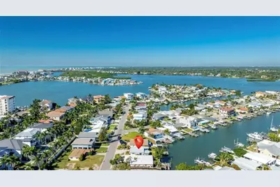 17611 1st Street E, Redington Shores, FL 33708 - Photo 19