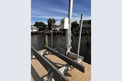 17611 1st Street E, Redington Shores, FL 33708 - Photo 7