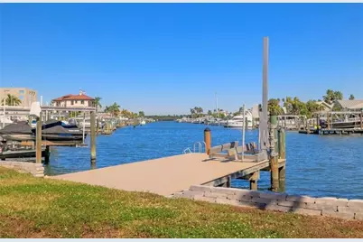 17611 1st Street E, Redington Shores, FL 33708 - Photo 15