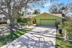 309 11th St SW, Ruskin, FL 33570 - Photo 1