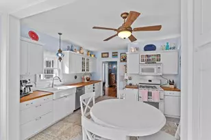 231 72nd St N, Saint Petersburg, FL 33710 - Photo 11