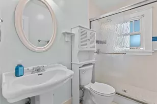 231 72nd St N, Saint Petersburg, FL 33710 - Photo 25