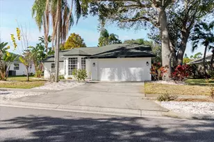 1638 Polo Club Dr, Tarpon Springs, FL 34689 - Photo 5