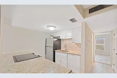 1290 83rd Avenue N #B, Saint Petersburg, FL 33702 - Photo 11