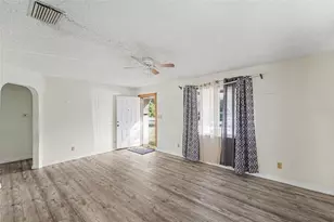 2405 44th St S, Saint Petersburg, FL 33711 - Photo 7