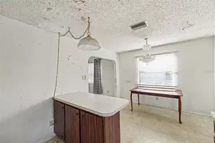 2405 44th St S, Saint Petersburg, FL 33711 - Photo 11