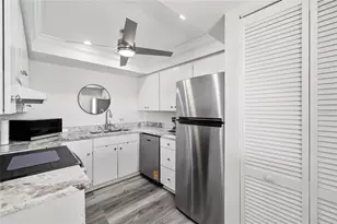 1301 Gulf Blvd, Clearwater Beach, FL 33767 - Photo 7