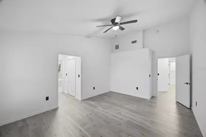 6302 Silver Oaks Drive, Zephyrhills, FL 33542 - Photo 15