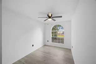 6302 Silver Oaks Dr, Zephyrhills, FL 33542 - Photo 21