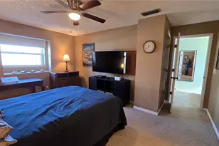 6923 Stonesthrow Cir N, Saint Petersburg, FL 33710 - Photo 17