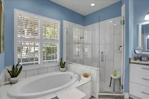 2226 Climbing Ivy Dr, Tampa, FL 33618 - Photo 41