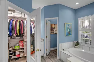 2226 Climbing Ivy Dr, Tampa, FL 33618 - Photo 39