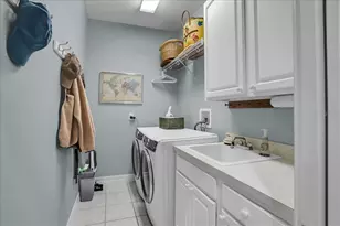 2226 Climbing Ivy Dr, Tampa, FL 33618 - Photo 79