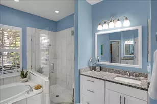 2226 Climbing Ivy Dr, Tampa, FL 33618 - Photo 37