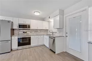 4250 37th St S, Saint Petersburg, FL 33711 - Photo 5