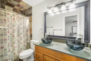 1016 Lady Guinevere Dr, Valrico, FL 33594 - Photo 17